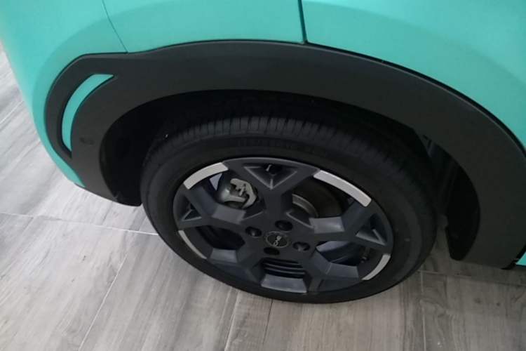 Used BYD Seagull 2025 Smart Drive Version 305 km Freedom Edition Right Rear Wheel Hub
