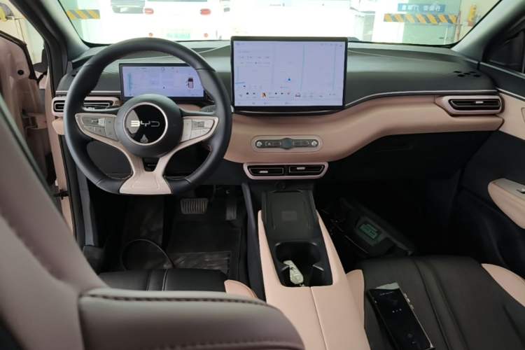 Used BYD Seagull 2025 Smart Drive Version 305 km Freedom Edition Center Console