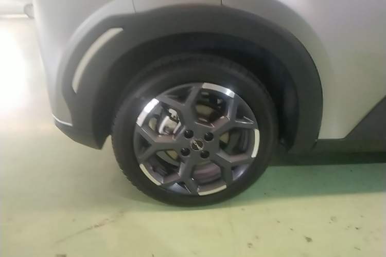 Used BYD Seagull 2025 305 km Free Version Right Rear Wheel Hub