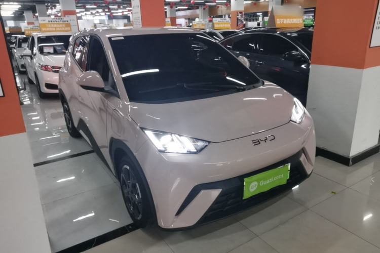 Used BYD Seagull 2025 305 km Free Version Front Right 45 Deg