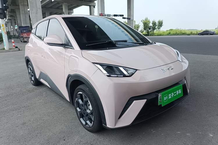 Used BYD Seagull 2025 305 km Free Version Front Right 45 Deg