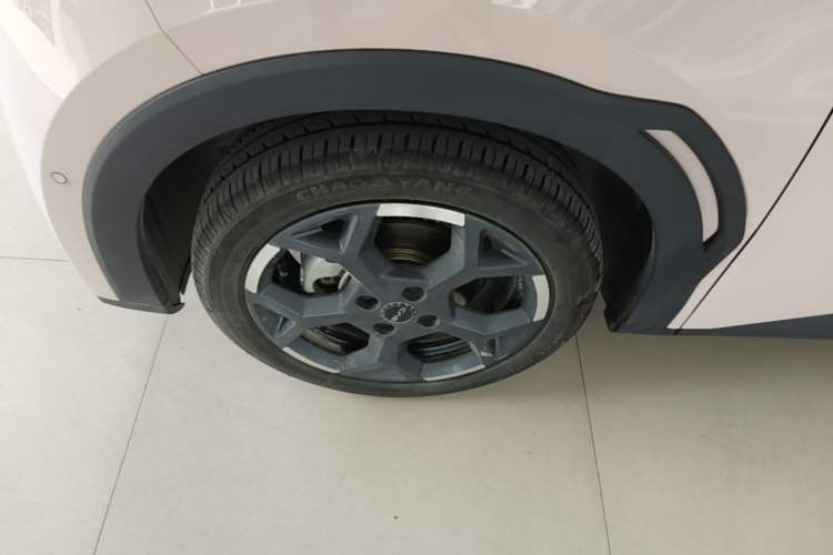 Used BYD Seagull 2025 Smart Drive Version 305 km Freedom Edition Left Front Wheel Hub