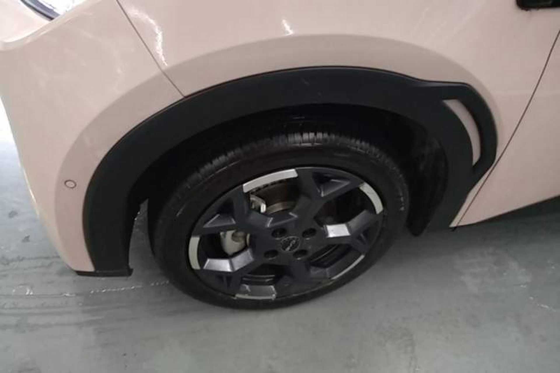 Used BYD Seagull 2025 Smart Drive Version 305 km Freedom Edition Left Front Wheel Hub