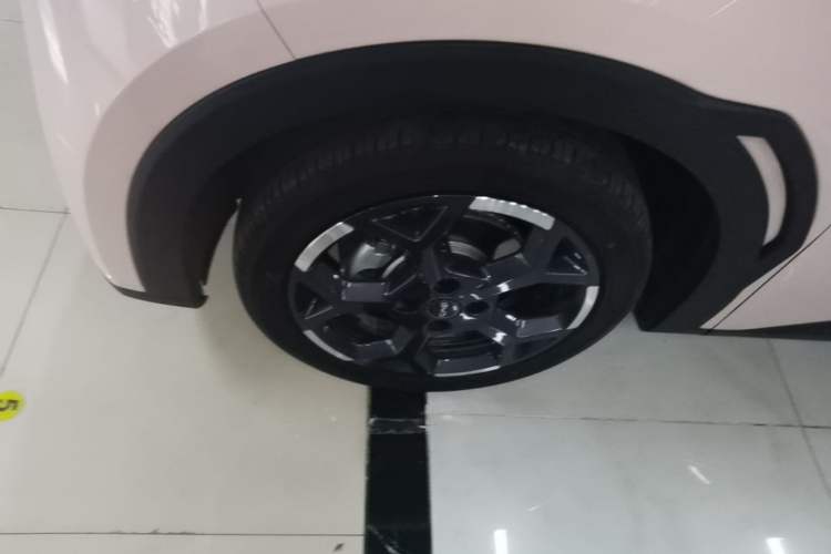 Used BYD Seagull 2025 305 km Free Version Left Front Wheel Hub