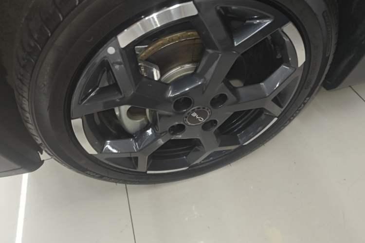 Used BYD Seagull 2025 Smart Drive Version 305 km Freedom Edition Left Front Wheel Hub