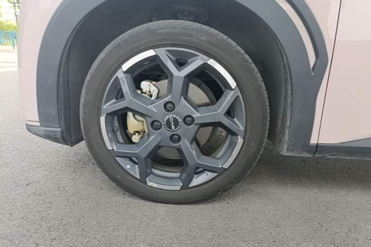 Used BYD Seagull 2025 305 km Free Version Left Front Wheel Hub
