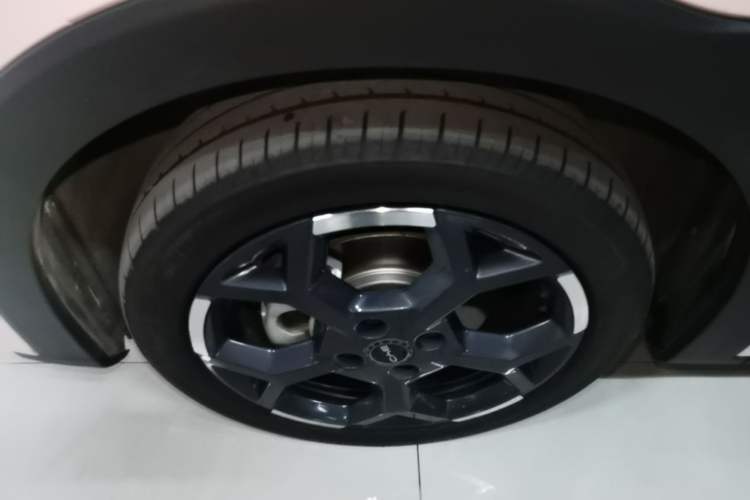 Used BYD Seagull 2025 Intelligent Driving Version 405 km Flying Edition Left Front Wheel Hub