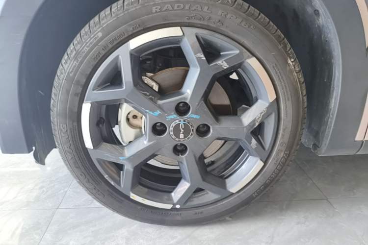 Used BYD Seagull 2025 305 km Free Version Left Front Wheel Hub