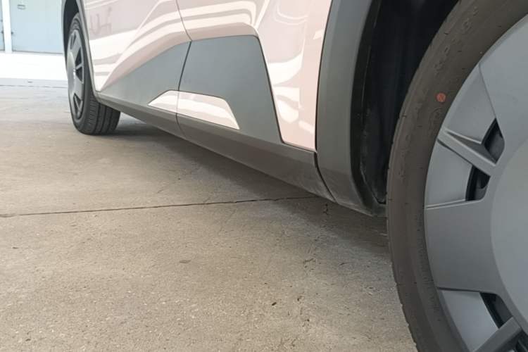 Used BYD Seagull 2025 305km Active Version Left Side Sill