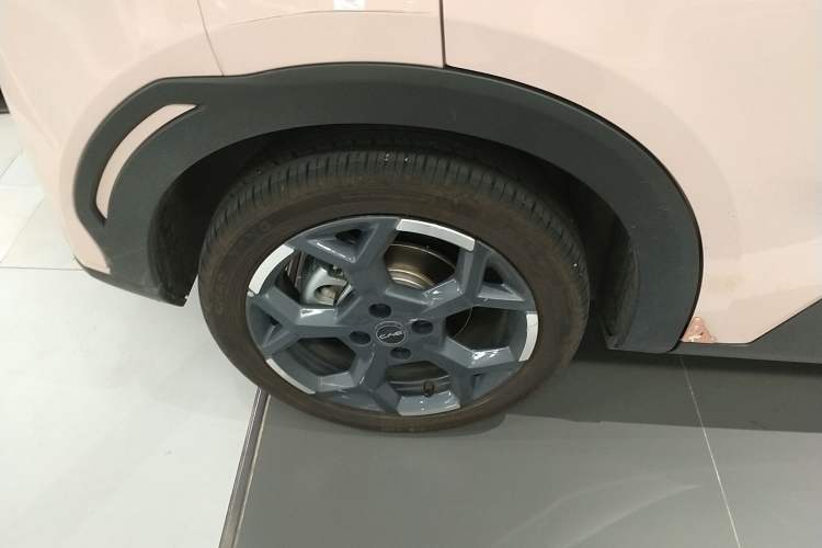 Used BYD Seagull 2025 305 km Free Version Right Rear Wheel Hub