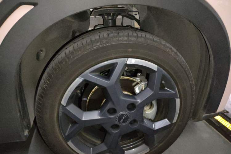 Used BYD Seagull 2025 Intelligent Driving Version 405 km Flying Edition Right Front Wheel Hub