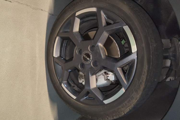 Used BYD Seagull 2025 305 km Free Version Right Front Wheel Hub