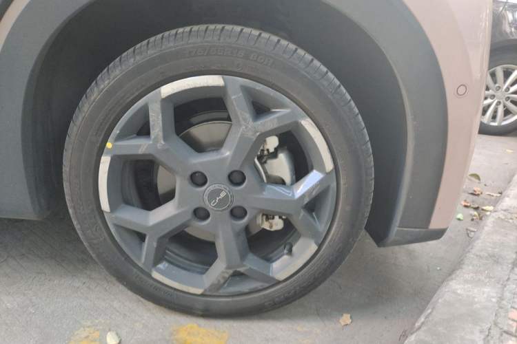 Used BYD Seagull 2025 305 km Free Version Right Front Wheel Hub