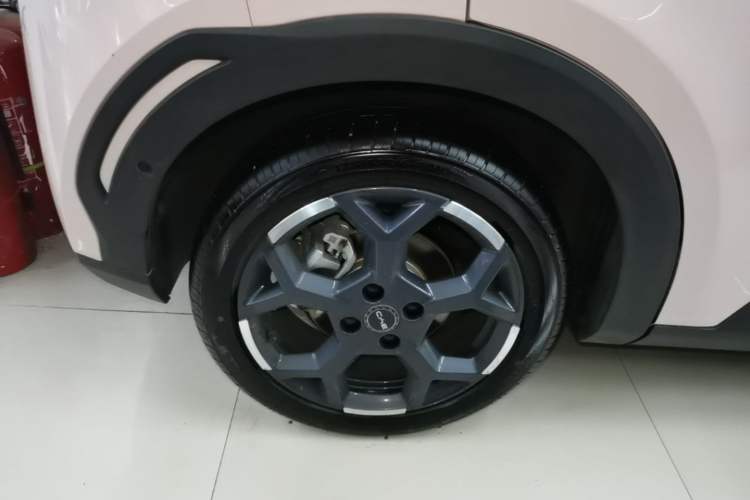 Used BYD Seagull 2025 Smart Drive Version 305 km Freedom Edition Right Rear Wheel Hub
