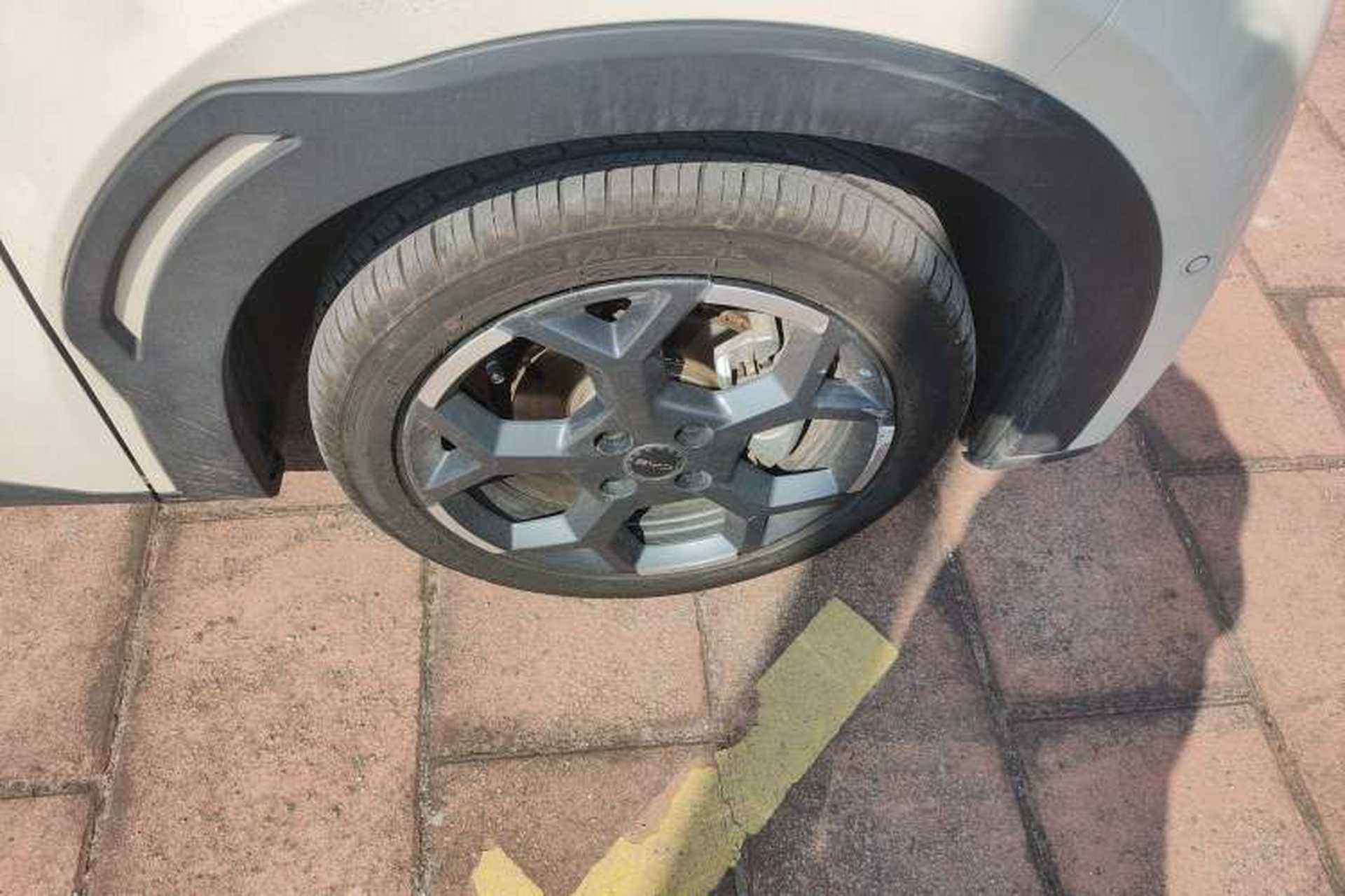 Used BYD Seagull 2025 Smart Drive Version 305 km Freedom Edition Right Front Wheel Hub