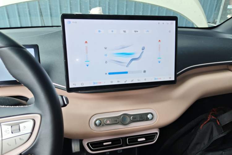 Used BYD Seagull 2025 Smart Drive Version 305 km Freedom Edition Audio And AC Panel
