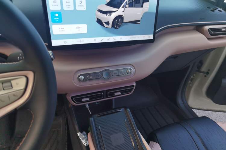 Used BYD Seagull 2025 Smart Drive Version 305 km Freedom Edition Audio And AC Panel