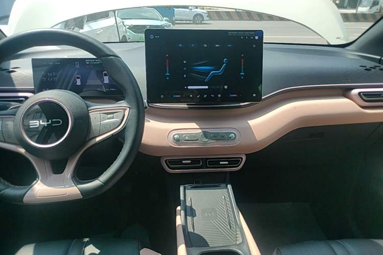 Used BYD Seagull 2025 Smart Drive Version 305 km Freedom Edition Audio And AC Panel