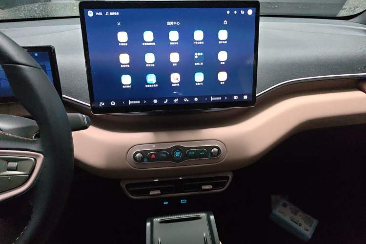 Used BYD Seagull 2025 Smart Drive Version 305 km Freedom Edition Audio And AC Panel