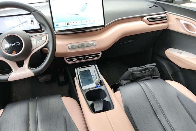 Used BYD Seagull 2025 Smart Drive Version 305 km Freedom Edition Audio And AC Panel