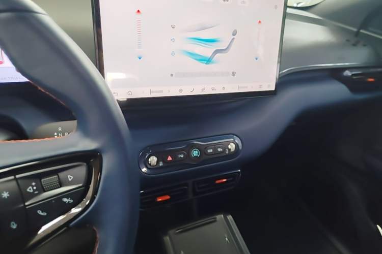 Used BYD Seagull 2025 Smart Drive Version 305 km Freedom Edition Audio And AC Panel