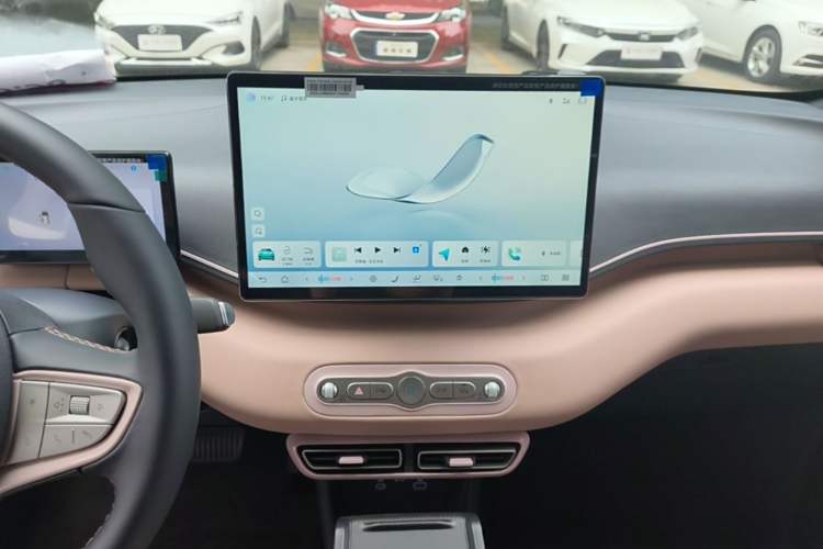 Used BYD Seagull 2025 Smart Drive Version 305 km Freedom Edition Audio And AC Panel