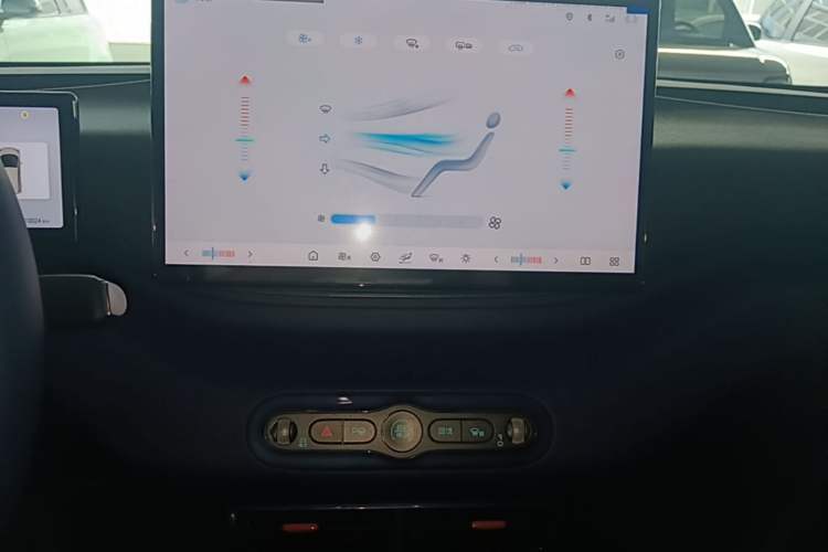 Used BYD Seagull 2025 Smart Drive Version 305 km Freedom Edition Audio And AC Panel