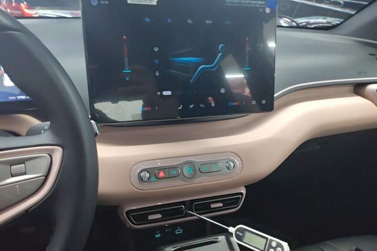 Used BYD Seagull 2025 Smart Drive Version 305 km Freedom Edition Audio And AC Panel
