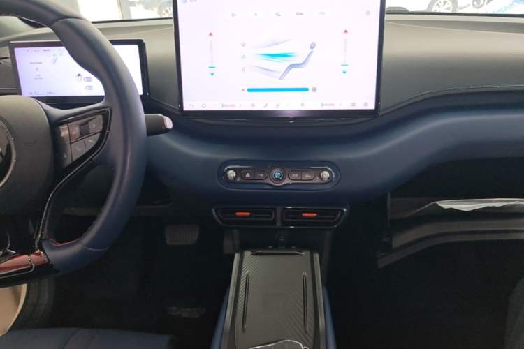 Used BYD Seagull 2025 Smart Drive Version 305 km Freedom Edition Audio And AC Panel