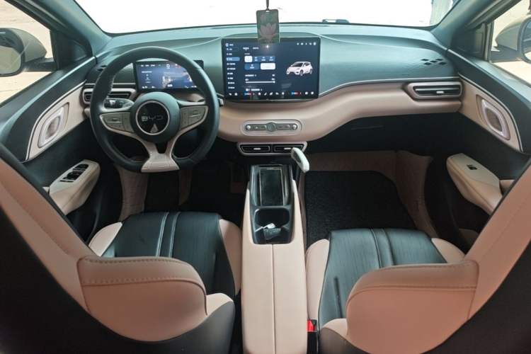 Used BYD Seagull 2025 Smart Drive Version 305 km Freedom Edition Center Console