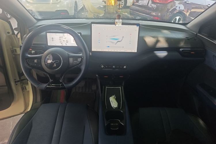 Used BYD Seagull 2025 Smart Drive Version 305 km Freedom Edition Center Console