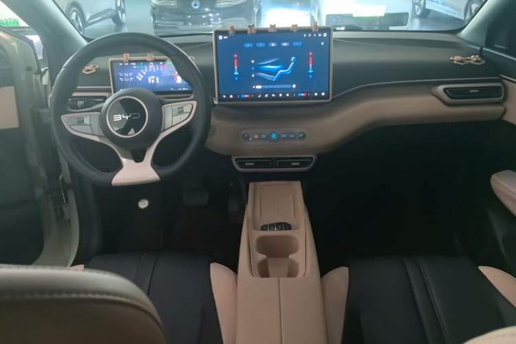 Used BYD Seagull 2025 Smart Drive Version 305 km Freedom Edition Center Console