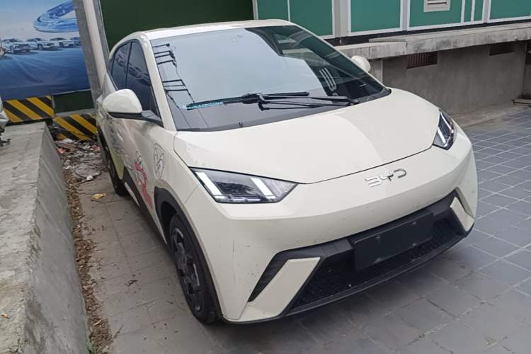 Used BYD Seagull 2025 405 km Flying Edition Front Right 45 Deg