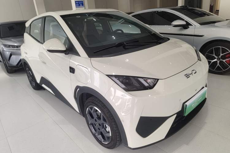 Used BYD Seagull 2025 305 km Free Version Front Right 45 Deg