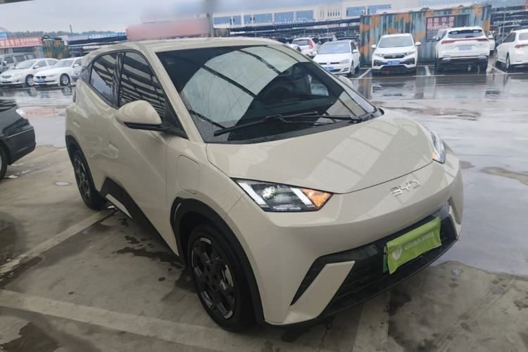 Used BYD Seagull 2025 305 km Free Version Front Right 45 Deg