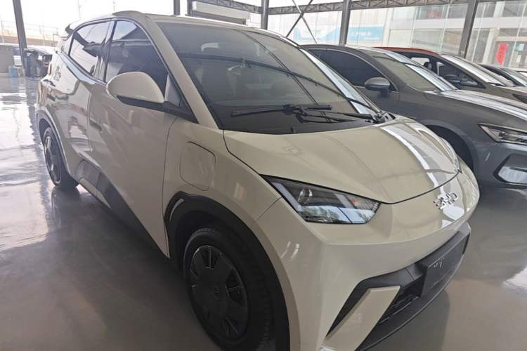 Used BYD Seagull 2025 305km Active Version Front Right 45 Deg