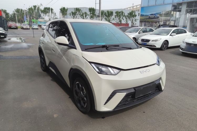 Used BYD Seagull 2025 305 km Free Version Front Right 45 Deg