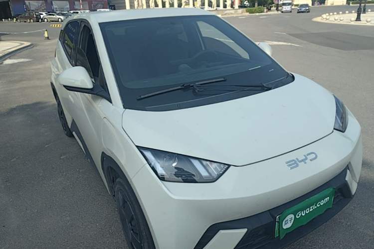 Used BYD Seagull 2025 305km Active Version Front Right 45 Deg