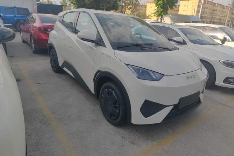 Used BYD Seagull 2025 305km Active Version Front Right 45 Deg