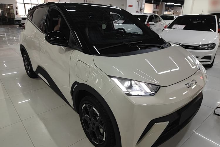 Used BYD Seagull 2025 305 km Free Version Front Right 45 Deg