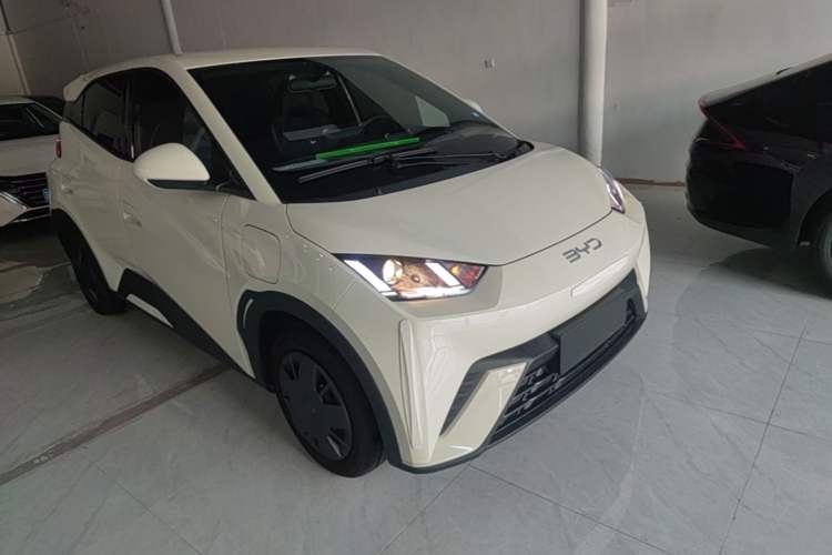 Used BYD Seagull 2025 305km Active Version Front Right 45 Deg