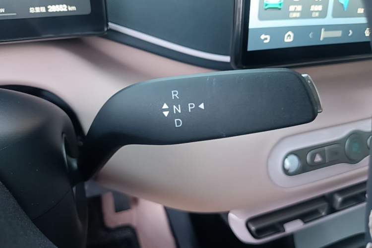 Used BYD Seagull 2025 Smart Drive Version 305 km Freedom Edition Gear Lever