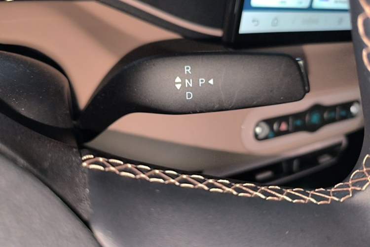 Used BYD Seagull 2025 Smart Drive Version 305 km Freedom Edition Gear Lever