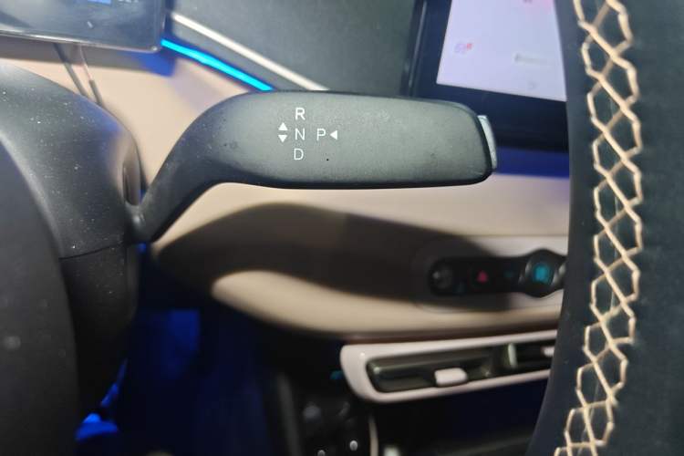 Used BYD Seagull 2025 Model Smart Drive Version 405km Free-Spirited Version Gear Lever