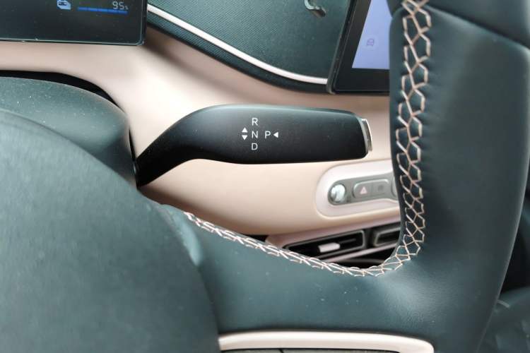 Used BYD Seagull 2025 Model Smart Drive Version 405km Free-Spirited Version Gear Lever