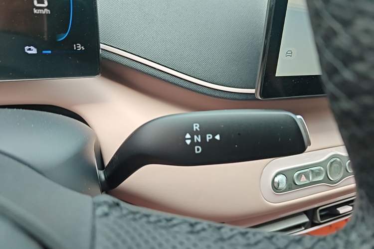 Used BYD Seagull 2025 Model Smart Drive Version 405km Free-Spirited Version Gear Lever