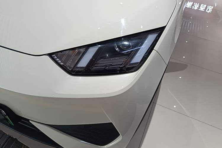 Used BYD Seagull 2025 Intelligent Driving Version 305 km Dynamic Edition Left Front Headlight