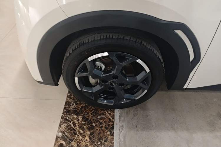 Used BYD Seagull 2025 305 km Free Version Left Front Wheel Hub