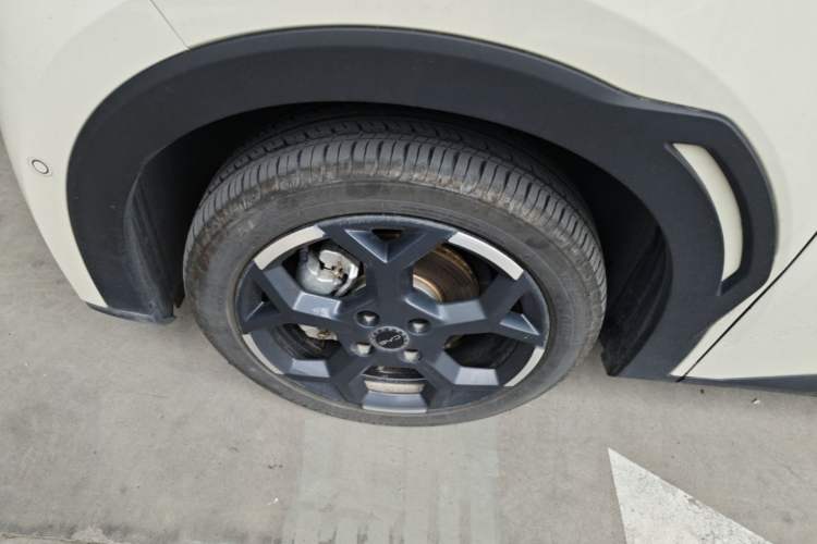 Used BYD Seagull 2025 Smart Drive Version 305 km Freedom Edition Left Front Wheel Hub