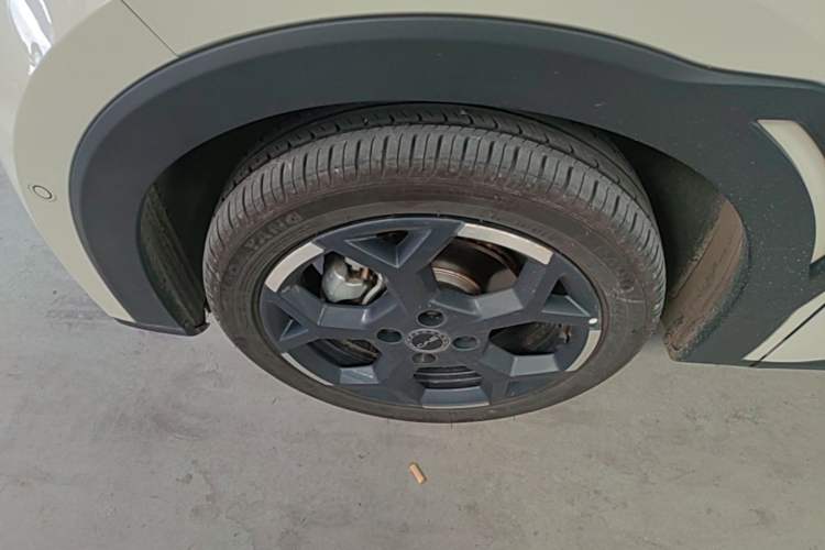 Used BYD Seagull 2025 Smart Drive Version 305 km Freedom Edition Left Front Wheel Hub